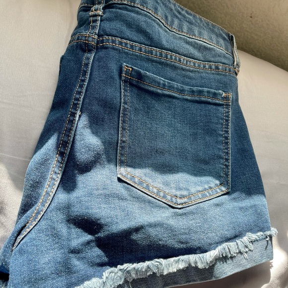 Celebrity Pink: Denim Shorts - Picture 4 of 6